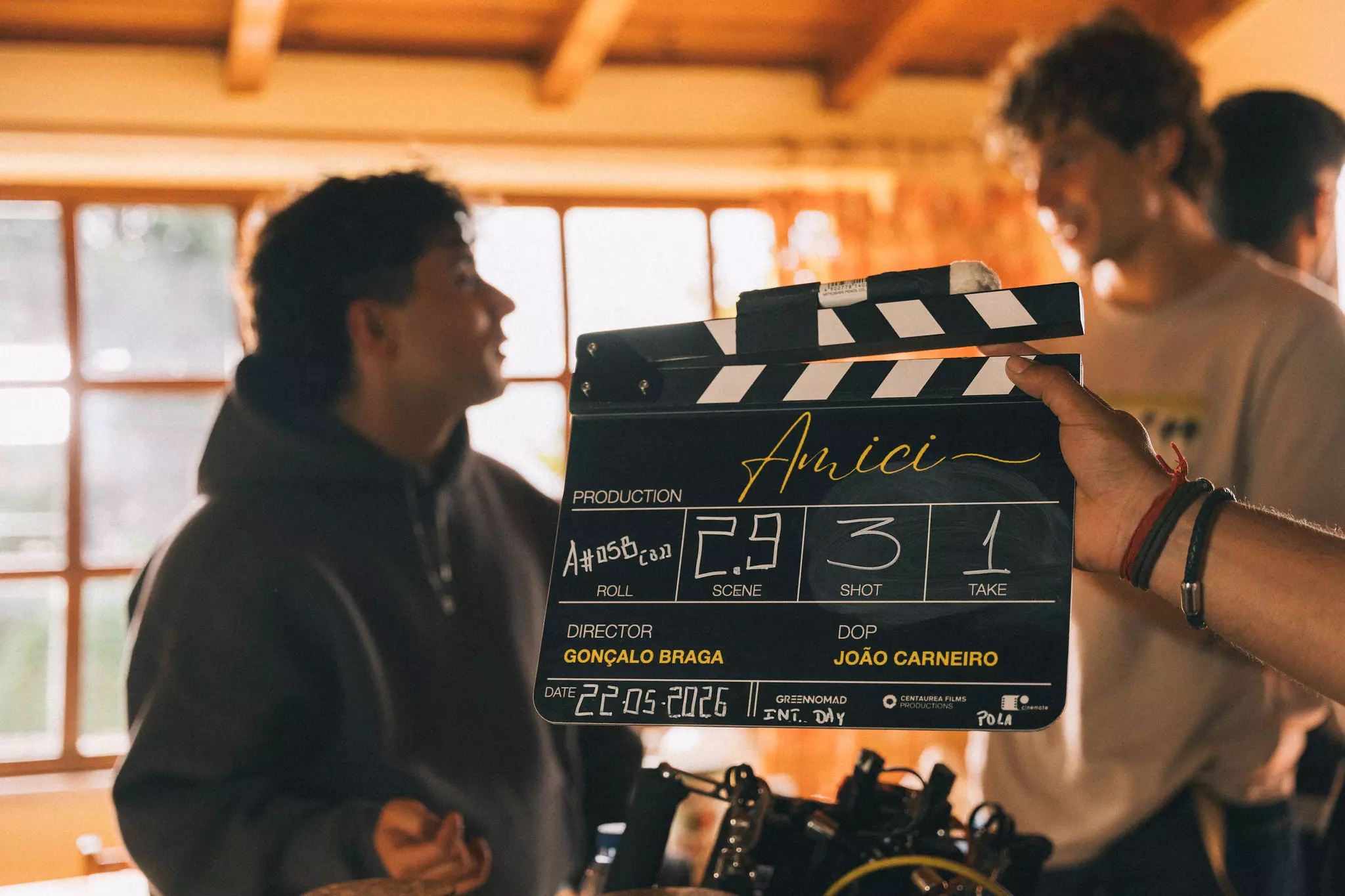 imagem das gravações da série amici de gonçalo braga para a rtp