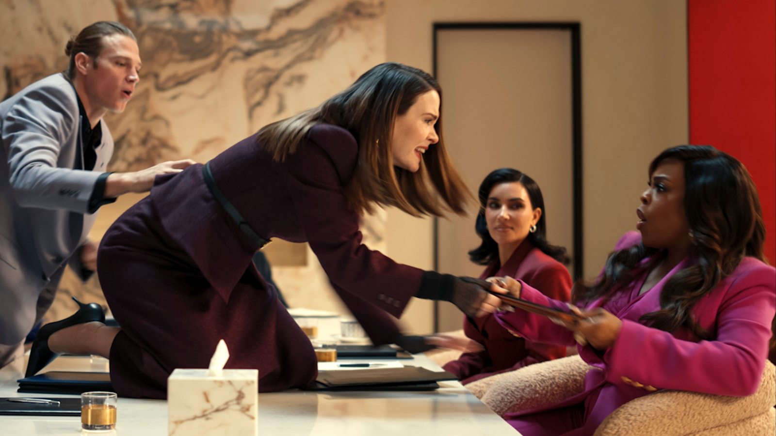 You are currently viewing Disney+ renova “All’s Fair” para segunda temporada apesar da fraca recepção do público