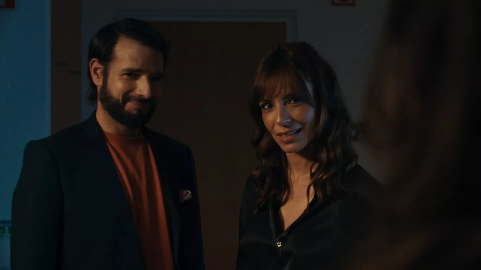 imagem promocional da série da rtp play situações delicadas