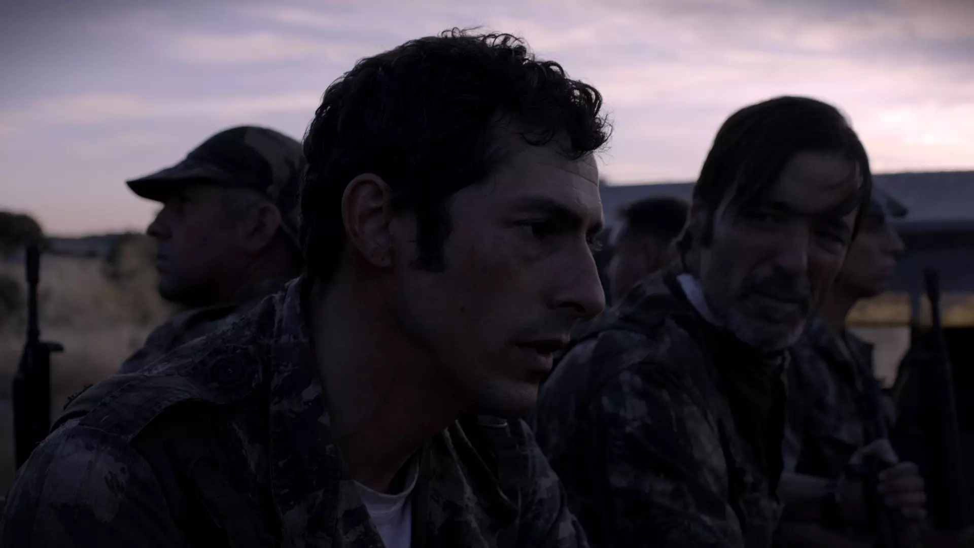 imagem promocional da série da rtp daqui houve resistência sobre o 25 de abril