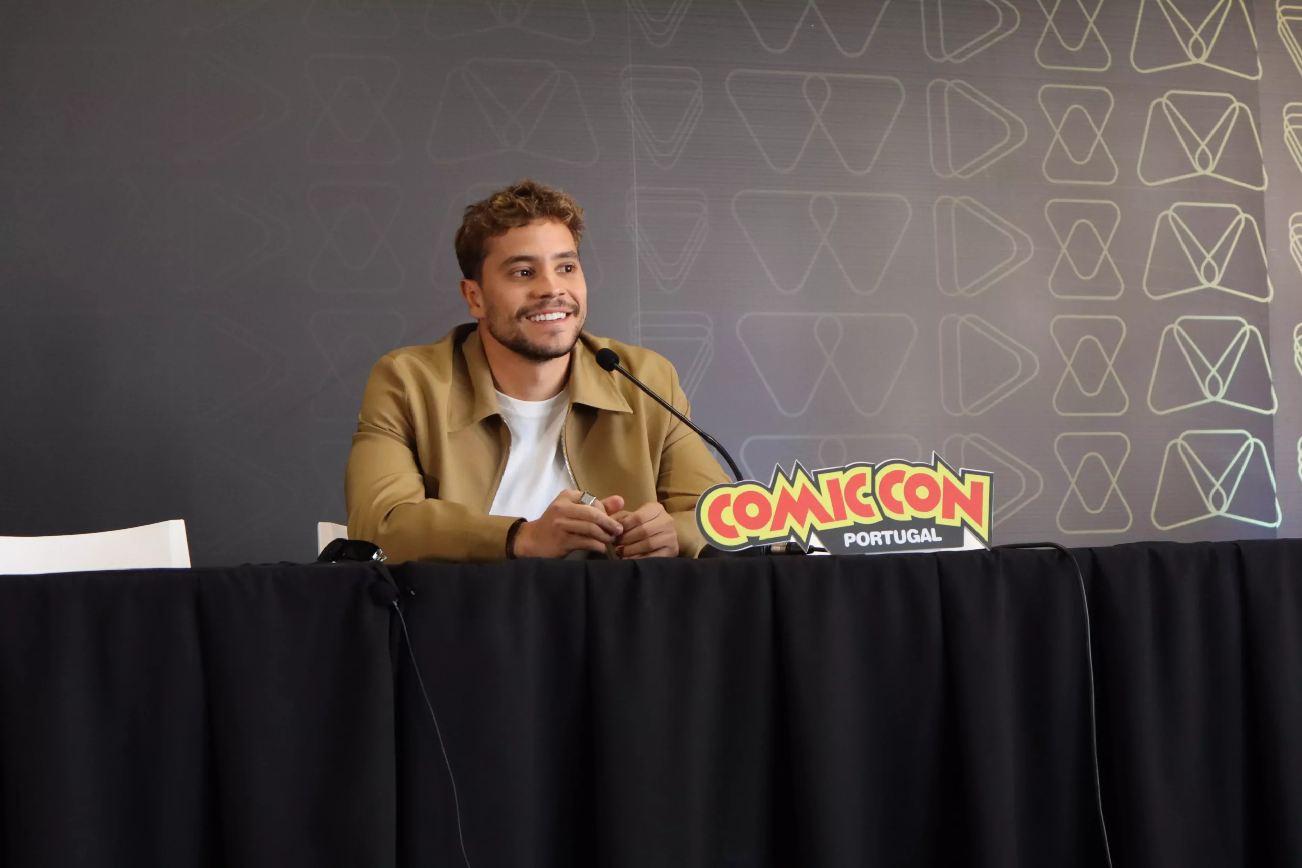 André Lamóglia em conferência de imprensa na Comic Con Portugal 2024 | TV CONTRALUZ