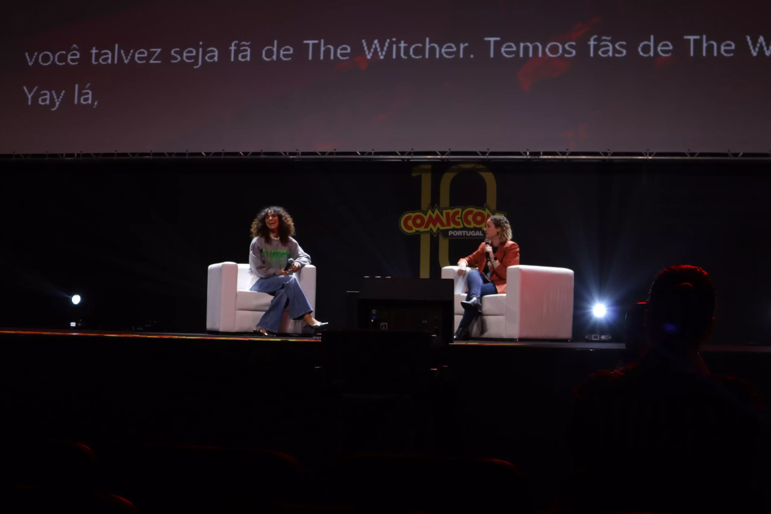 Anna Shaffer em painel na Comic Con Portugal 2024 TV CONTRALUZ