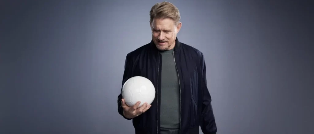 imagem da série documental da skyshowtime sobre o guarda-redes peter schmeichel