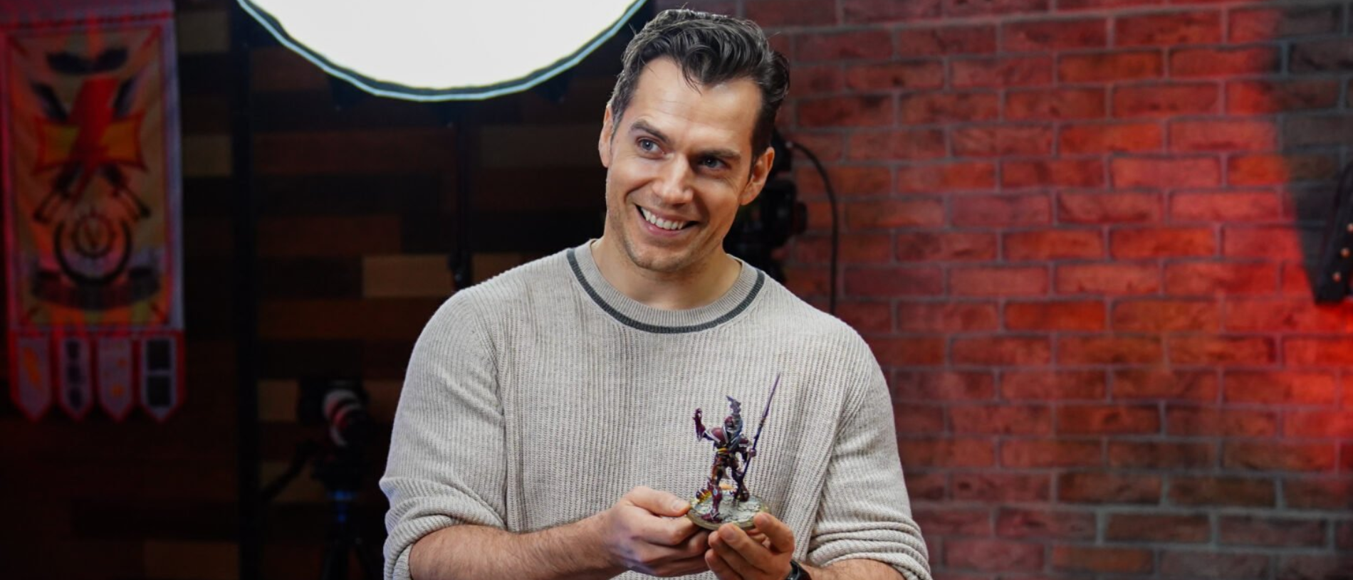 Read more about the article Henry Cavill ajuda a levar jogo “Warhammer 40,000” para a TV
