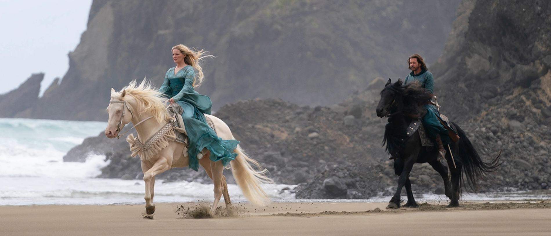 You are currently viewing Cavalo morre nas gravações de “The Rings of Power”. PETA apela ao fim do uso de animais reais